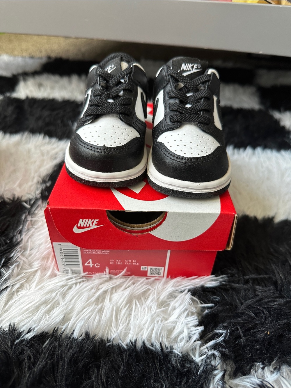 Nike Kids Black and White Low-Top Sneakers